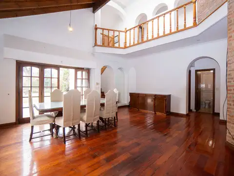 Casas en venta en City Bell entre caminos