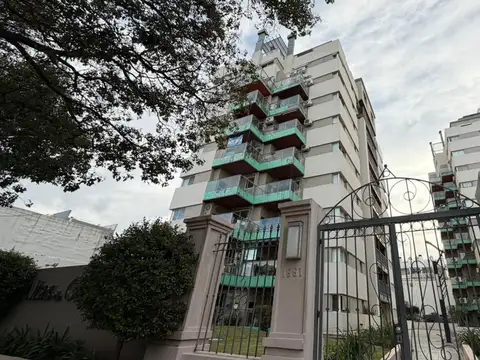 Venta departamento un dormitorio con balcon en complejo Alta Cordoba