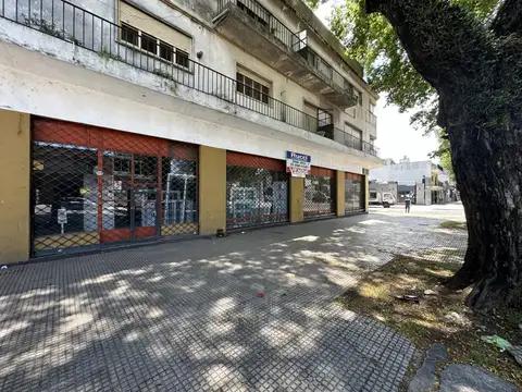 Avenida Eva Perón 5400, Piso PB