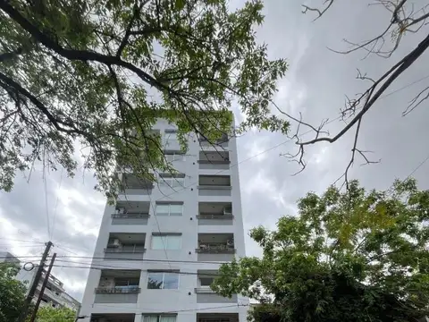 Departamento de categoria 1 dormitorio con cochera