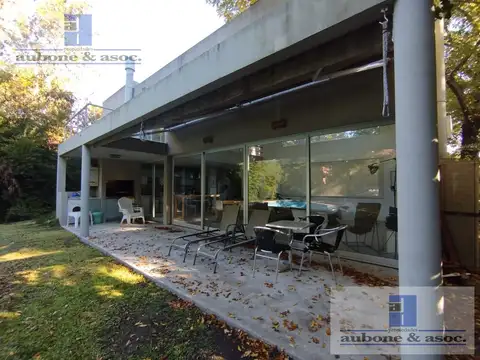 Casa en Alquiler Temporal con 2 cocheras