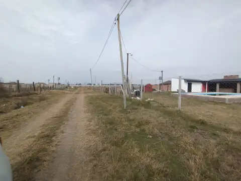 EN VENTA  VALORES EN PESOS $$$  Lote en Domselaar este