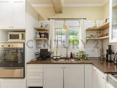 Casa en Venta con 1 cochera