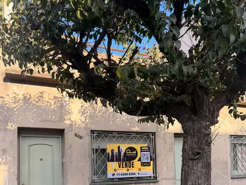 CASA LOTE PROPIO 7 AMB A REFACCIONAR