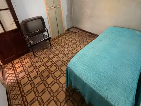 Casa 7 ambientes con 2 baños