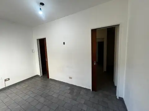 Oficina en Alquiler en Morón, $ 450.000