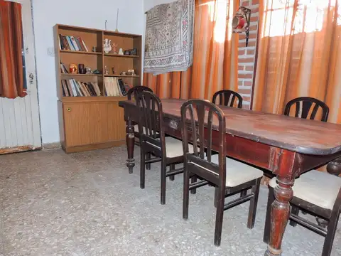 Casa 4 ambientes con 1 baño