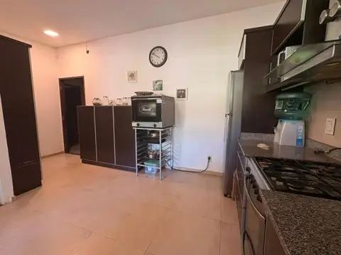 Casa en Venta en Barrio Parque Exaltación. 3 dormitorios. 1050 Mt Parque. Apto Crédito