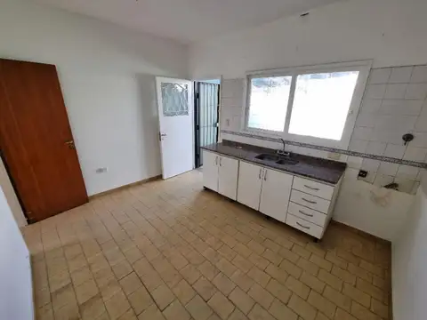 Depto Tipo Casa en Venta en Ramos Mejia, USD 135.000