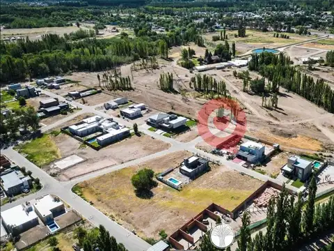 Lotes en Zona de Fincas con Costa de Río y Servicios Subterráneos La Reserva Barrio Botánico