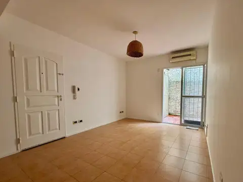 Vidal 3600, Piso PB