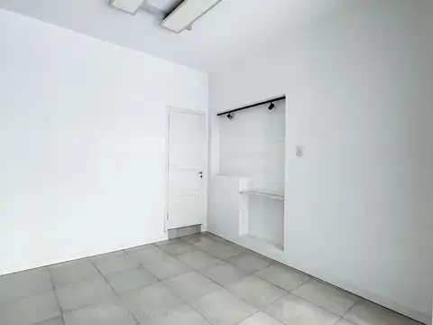 Local en Alquiler en San Isidro Vias / Rolon, $ 900.000