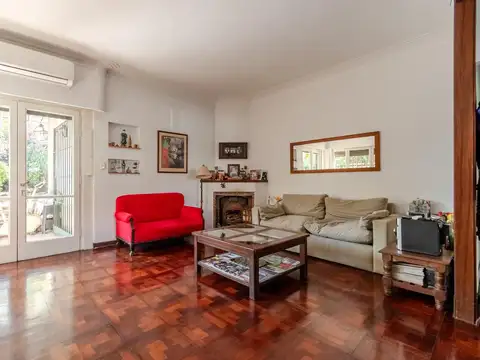 Casa 6 ambientes con 2 baños