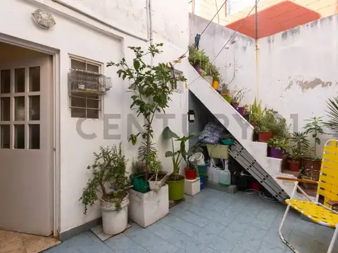 PH 3 AMBIENTES AL FRENTE CON PATIO EN Villa Maipú. APTO CRÉDITO. PERMUTA