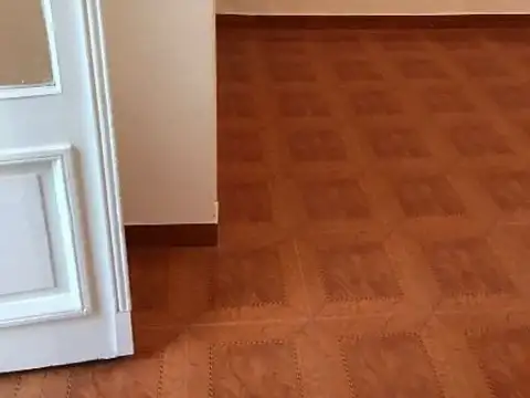 Depto Tipo Casa en Venta 80 años