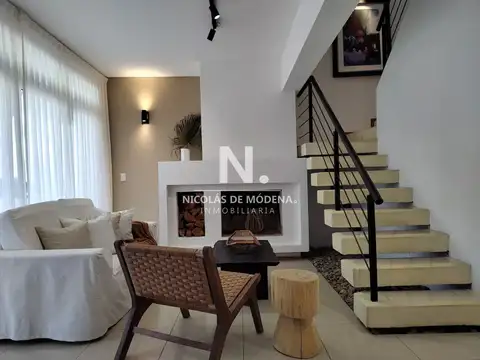 Apartamento en Manantiales  de tres dormitorios  en alquiler 