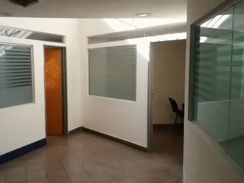 ALQUILER LOCAL COMERCIAL SOBRE LA CAÑADA. CENTRO