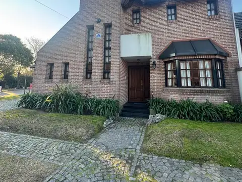 VENTA CASA TRES AMBIENTES APTO CRÉDITO ITUZAINGO NORTE