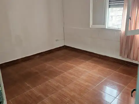 Depto Tipo Casa en Alquiler en Monte Castro, $ 850.000