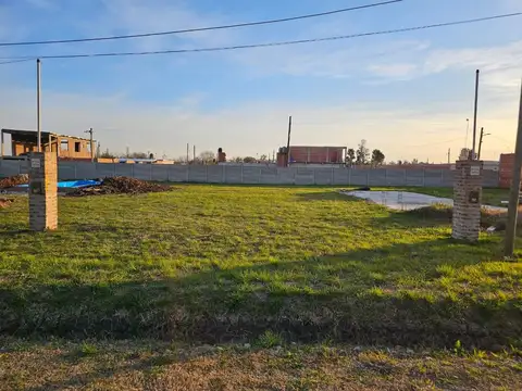 Terreno en Venta en Longchamps, USD 10.500