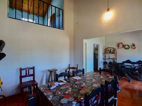 CASA EN VENTA HERNANDEZ 4 DORMITORIOS MAS LOCAL