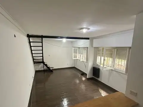 Depto Tipo Casa 4 ambientes con 2 baños