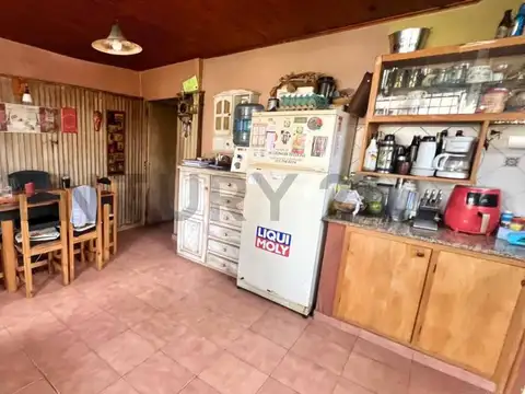 Casa en Venta con 3 cocheras