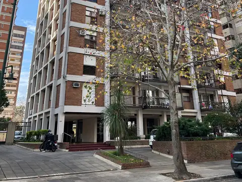Acassuso. Muy Lindo Depto 4 Amb, con 2 Baños, Cocina Comedor. Cochera Cubierta y Baulera. Muy Luminoso