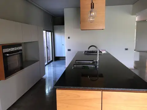 Casa en Alquiler en Funes, USD 2.700