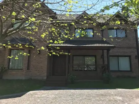 Casa en Venta en Los Quinchos Country Club, USD 245.000