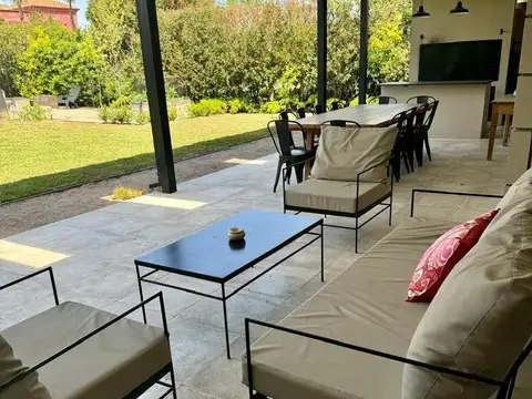 Casa en Alquiler Temporal en Talar Del Lago II, USD 6.200