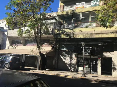 piso, 4 amb.  120 mts2 cub. 1/2 cdra.  de la plaza de moron.- 