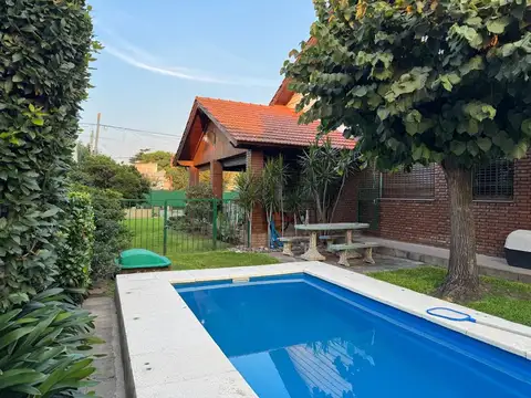 Casa 7 ambientes con 3 baños