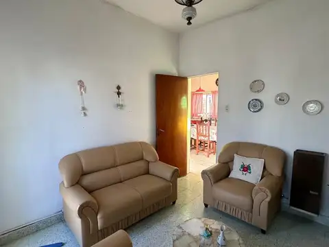 Casa 4 ambientes con 1 baño