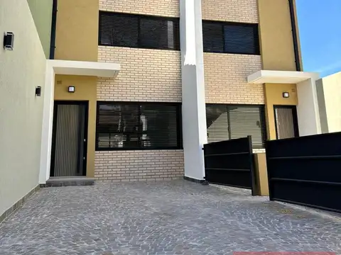 Exclusivas unidades en triplex de categoría a estrenar de 5 ambientes y 200 metros cubiertos.