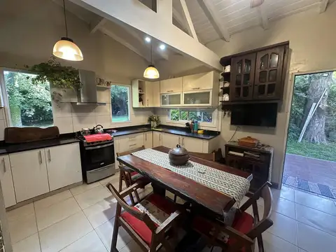 Casa estilo Campo - Se aceptan propiedades como parte de pago