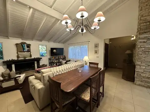 Casa estilo Campo - Se aceptan propiedades como parte de pago