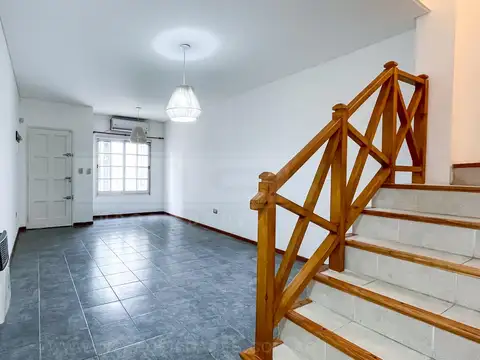 Depto Tipo Casa en Alquiler en Villa Ballester, $ 1.700.000
