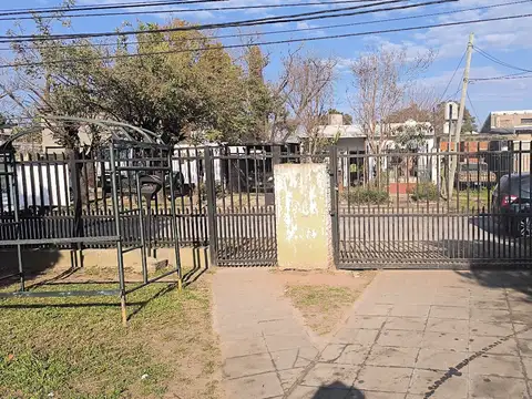 VENTA SEIS AMBIENTES  MULTIFAMILIAR AMPLIO TERRENO IDEAL INVERSOR  SAN MIGUEL