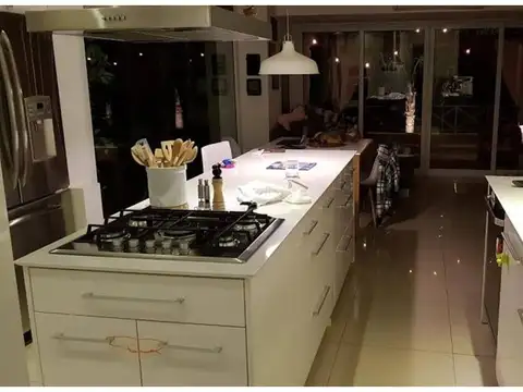 Casa en Venta en Countries y Barrios Cerrados en Tigre, USD 500.000