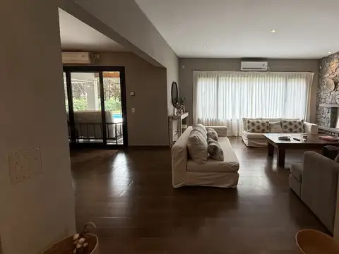 Casa en Alquiler Temporal en La Herradura, USD 12.000
