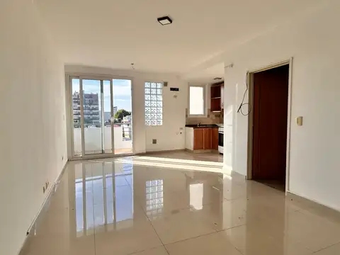 Alquiler monoambiente 33m2 con balcón al frente - Villa Devoto