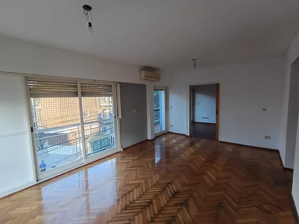 Rio De Janeiro 900, Piso 2