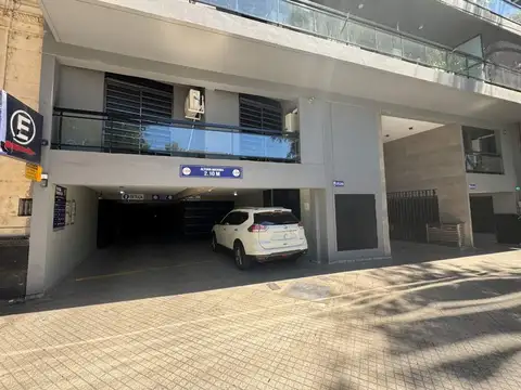 Venta - cochera sobre av. pellegrini - tribunales