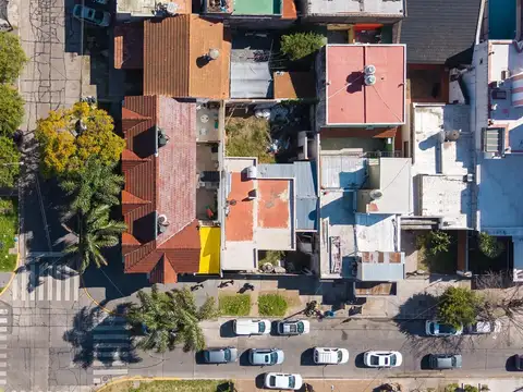 Monseñor Marcon al 200, Villa Luzuriaga