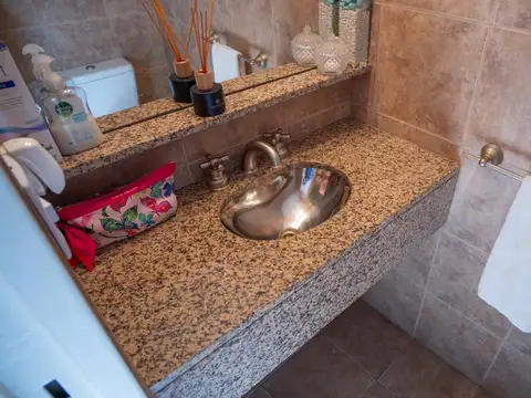 Depto Tipo Casa en Venta con 1 cocheras