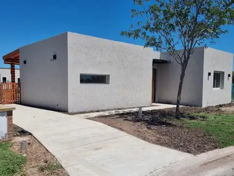 Casa en Venta en Pilar del Este - San Ramon, USD 144.000