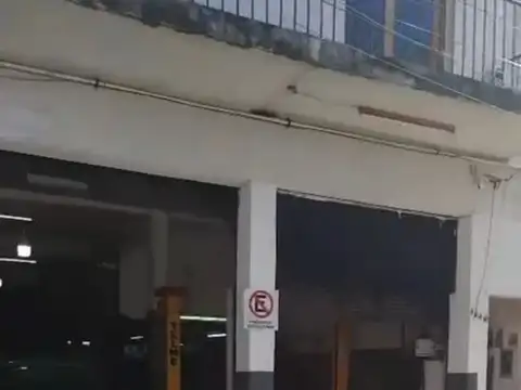 Se Alquila Galpón de 130m2 en Olivos. Excelente Ubicación