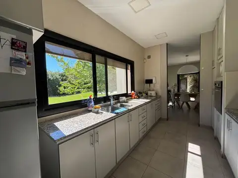 CASA EN VENTA EN BRAGADO CON PILETA