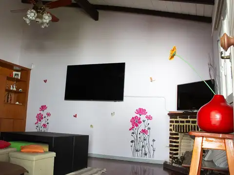 Casa 3 ambientes con 1 baño